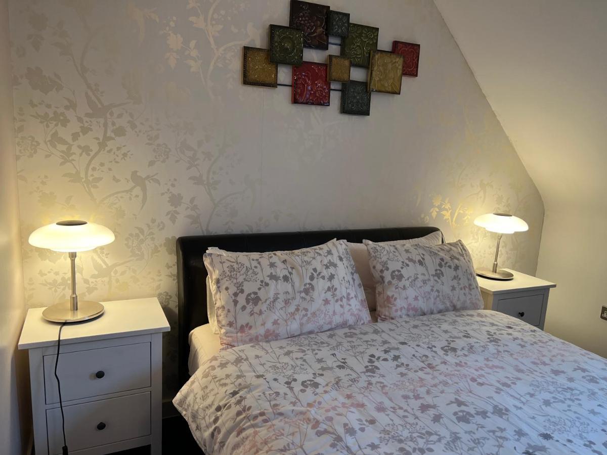 Sheffield City Centre , Free Wifi & Parking - Private Room - Shared House Екстер'єр фото